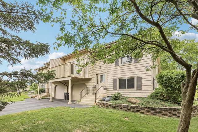 10268 W Parkedge CIRCLE, Franklin, WI 53132
