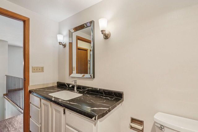 10268 W Parkedge CIRCLE, Franklin, WI 53132
