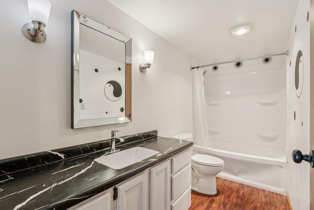 10268 W Parkedge CIRCLE, Franklin, WI 53132