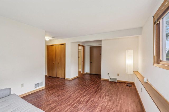 10268 W Parkedge CIRCLE, Franklin, WI 53132