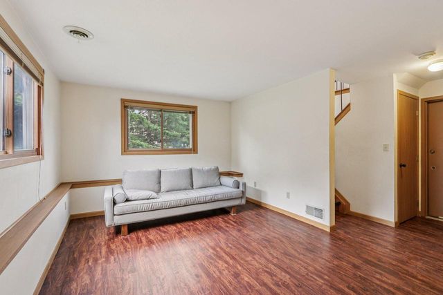 10268 W Parkedge CIRCLE, Franklin, WI 53132