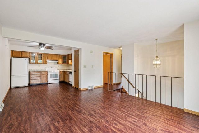 10268 W Parkedge CIRCLE, Franklin, WI 53132