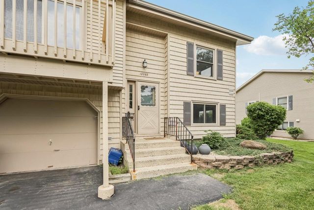 10268 W Parkedge CIRCLE, Franklin, WI 53132
