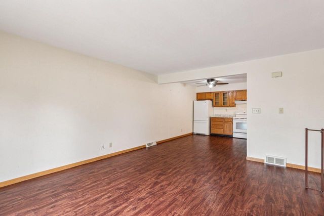 10268 W Parkedge CIRCLE, Franklin, WI 53132