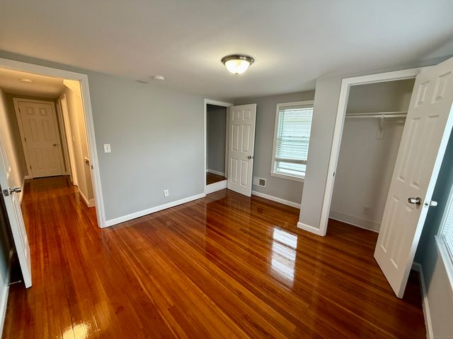 16-1/2 West Main Street, Norwalk, CT 06851