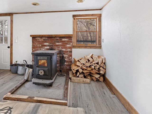 127 N Main St, West Boylston, MA 01583