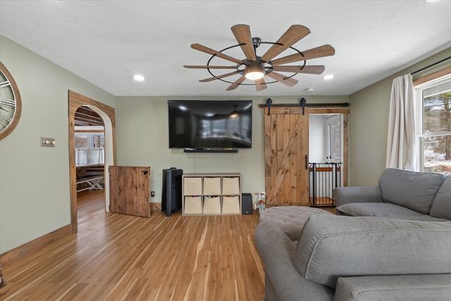 127 N Main St, West Boylston, MA 01583