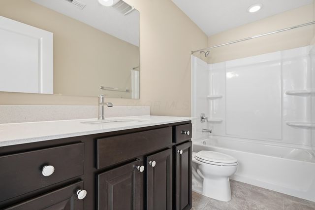 5487 Fawnsbury Court, Powell, OH 43065