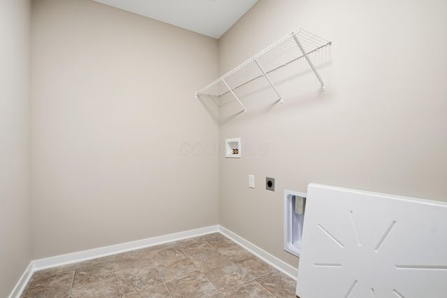 5487 Fawnsbury Court, Powell, OH 43065