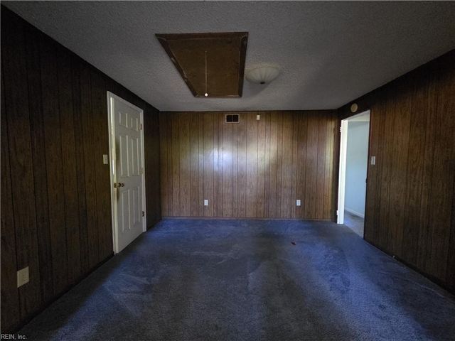 4 Jordan DR, Hampton, VA 23666