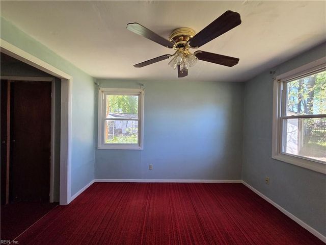4 Jordan DR, Hampton, VA 23666