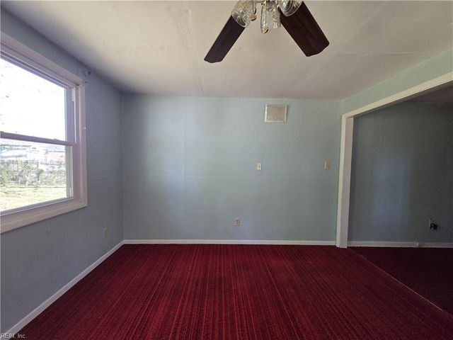 4 Jordan DR, Hampton, VA 23666