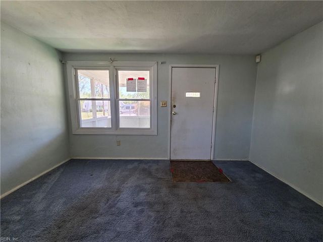 4 Jordan DR, Hampton, VA 23666