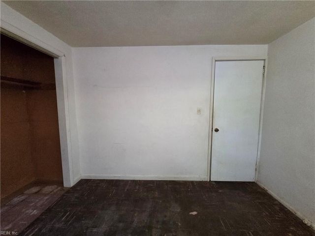 4 Jordan DR, Hampton, VA 23666