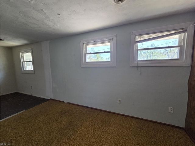 4 Jordan DR, Hampton, VA 23666