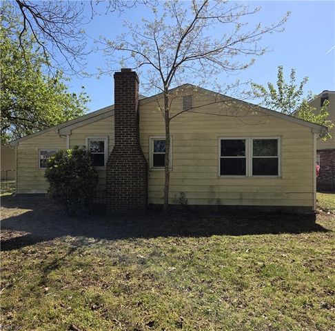 4 Jordan DR, Hampton, VA 23666