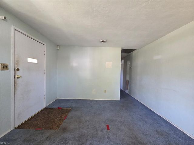 4 Jordan DR, Hampton, VA 23666