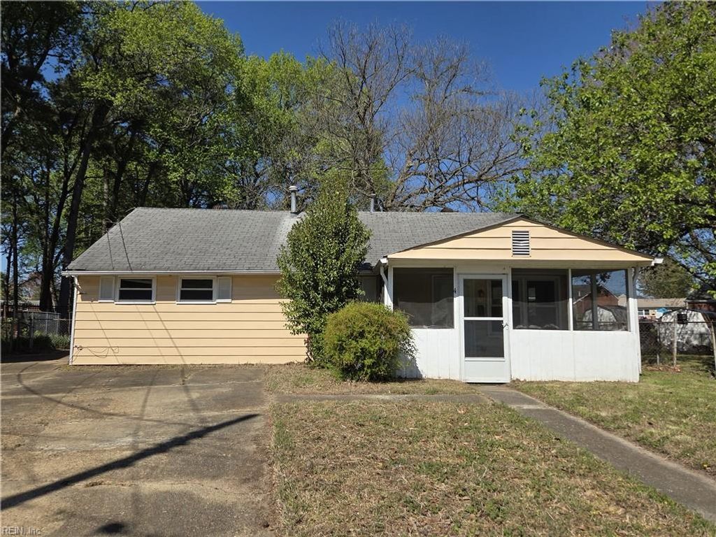 4 Jordan DR, Hampton, VA 23666