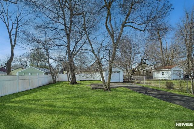 40 Oakland Street, Englewood, NJ 07631