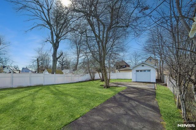 40 Oakland Street, Englewood, NJ 07631