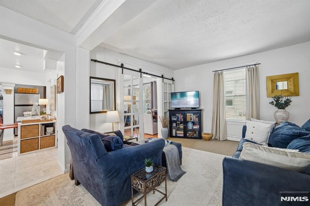 40 Oakland Street, Englewood, NJ 07631