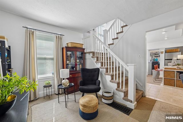 40 Oakland Street, Englewood, NJ 07631