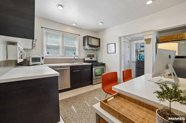 40 Oakland Street, Englewood, NJ 07631