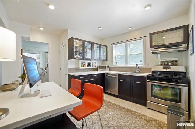 40 Oakland Street, Englewood, NJ 07631