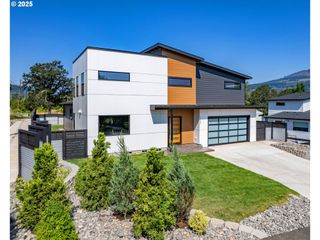 3854 May St, Hood River, OR 97031