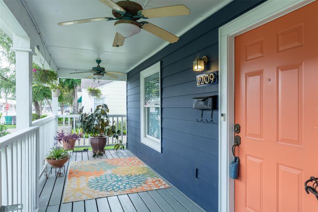 2209 Portsmouth Street, Houston, TX 77098