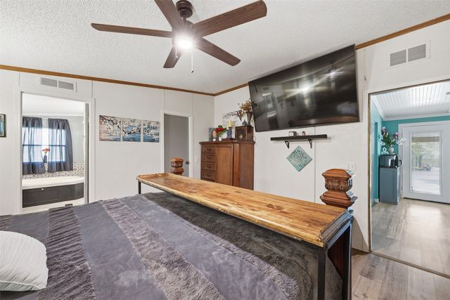 1000 Forest Oaks Street, Azle, TX 76020