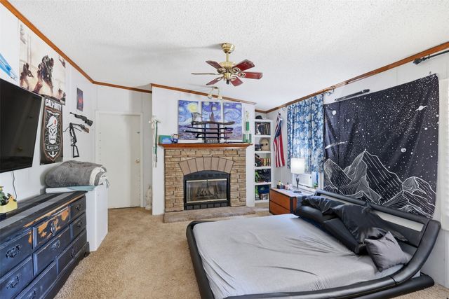 1000 Forest Oaks Street, Azle, TX 76020