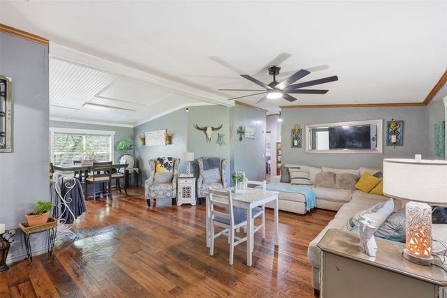 1000 Forest Oaks Street, Azle, TX 76020