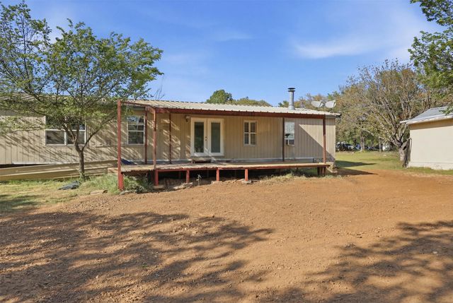 1000 Forest Oaks Street, Azle, TX 76020