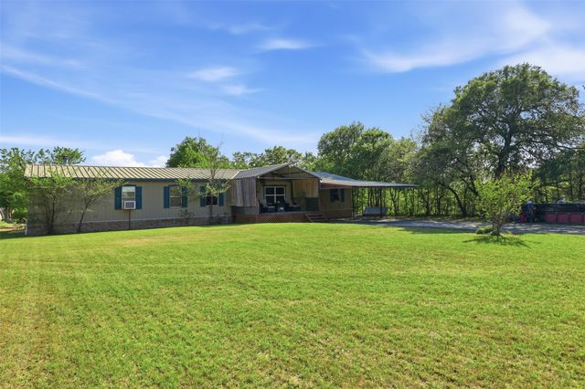 1000 Forest Oaks Street, Azle, TX 76020