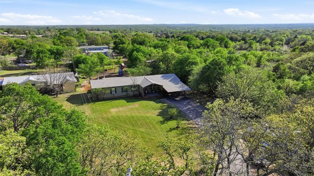 1000 Forest Oaks Street, Azle, TX 76020