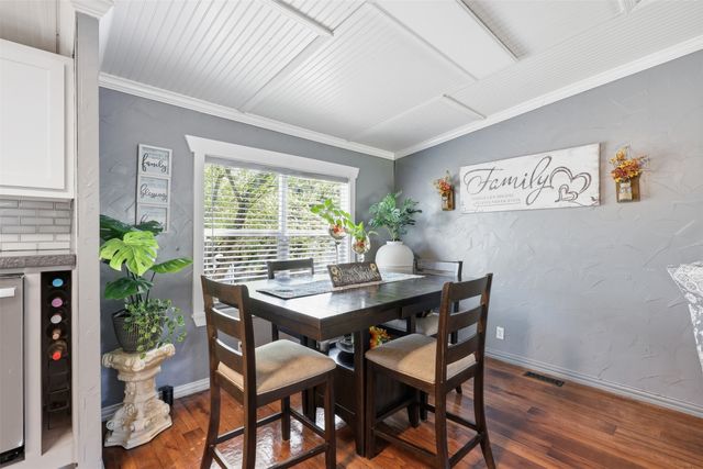 1000 Forest Oaks Street, Azle, TX 76020