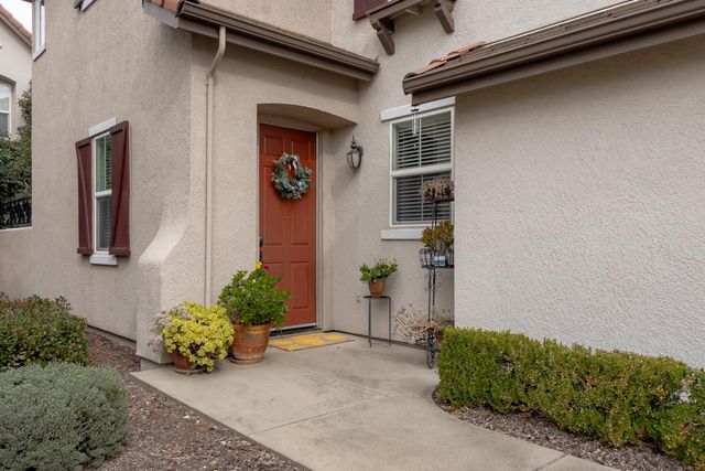 401 Picasso Way, Folsom, CA 95630