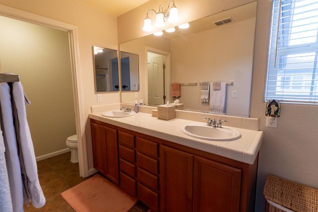 401 Picasso Way, Folsom, CA 95630