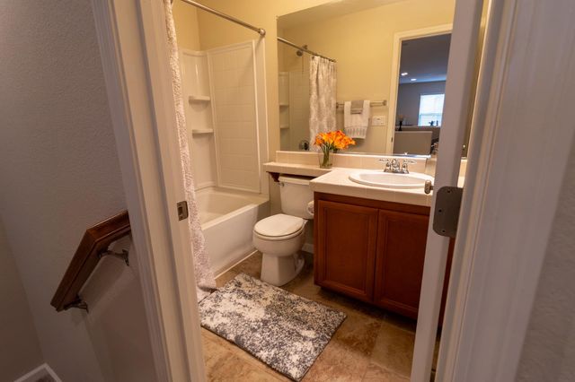 401 Picasso Way, Folsom, CA 95630