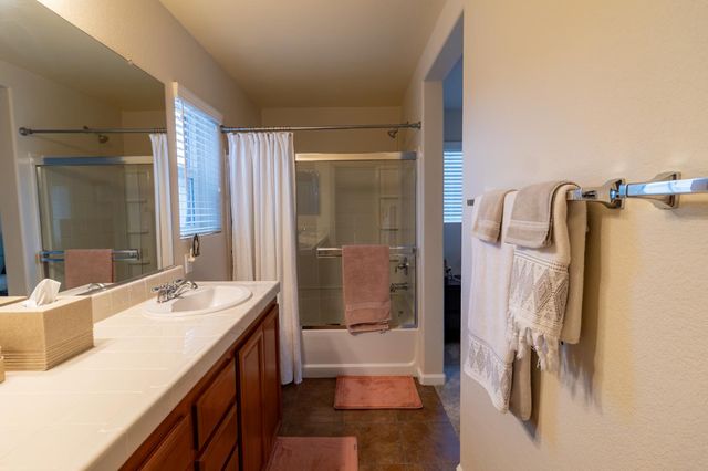 401 Picasso Way, Folsom, CA 95630