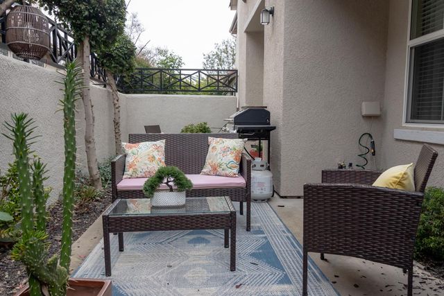 401 Picasso Way, Folsom, CA 95630