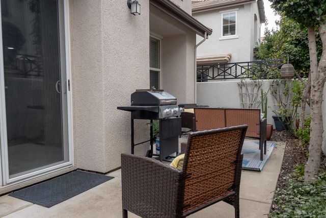 401 Picasso Way, Folsom, CA 95630