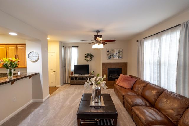 401 Picasso Way, Folsom, CA 95630