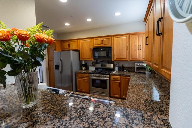 401 Picasso Way, Folsom, CA 95630