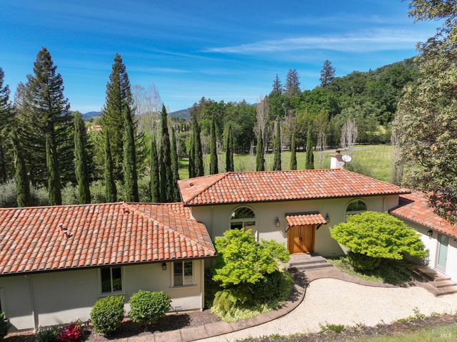 3860 N Silverado Trl N, Calistoga, CA 94515