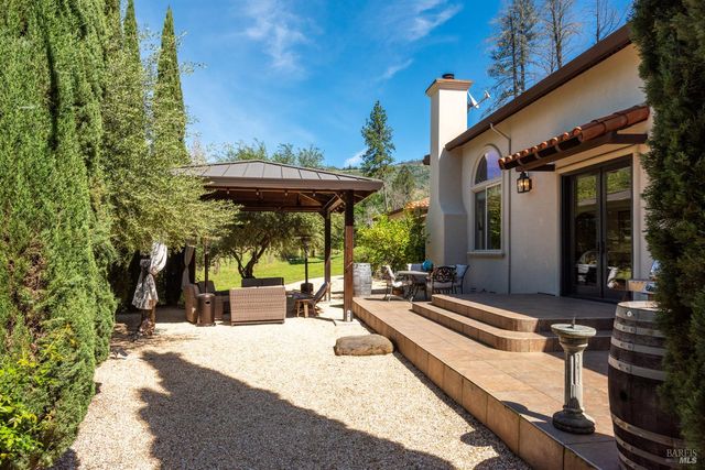 3860 N Silverado Trl N, Calistoga, CA 94515