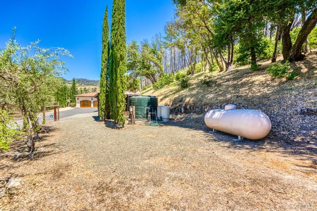 3860 N Silverado Trl N, Calistoga, CA 94515