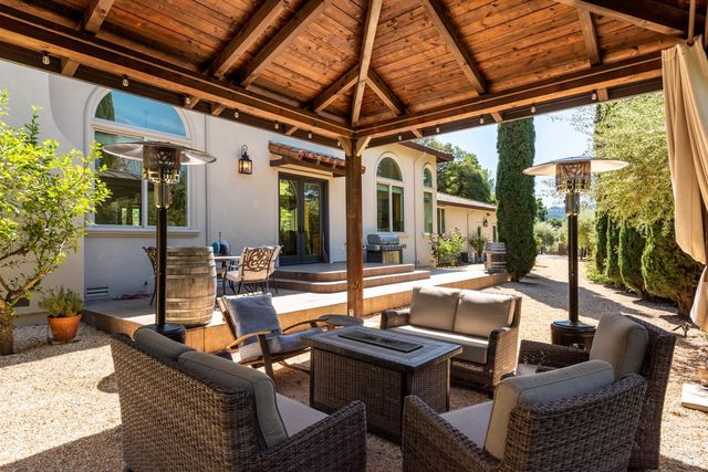 3860 N Silverado Trl N, Calistoga, CA 94515