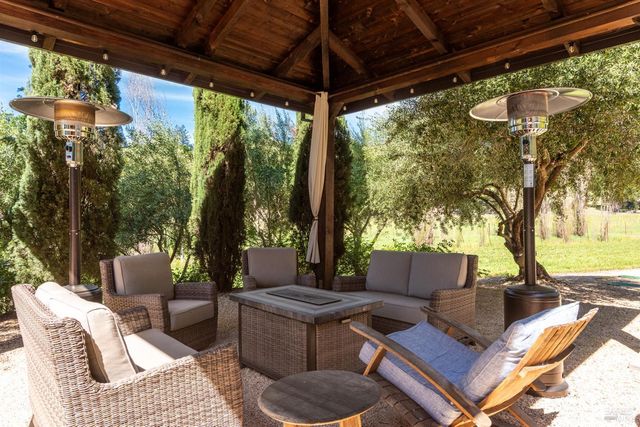 3860 N Silverado Trl N, Calistoga, CA 94515